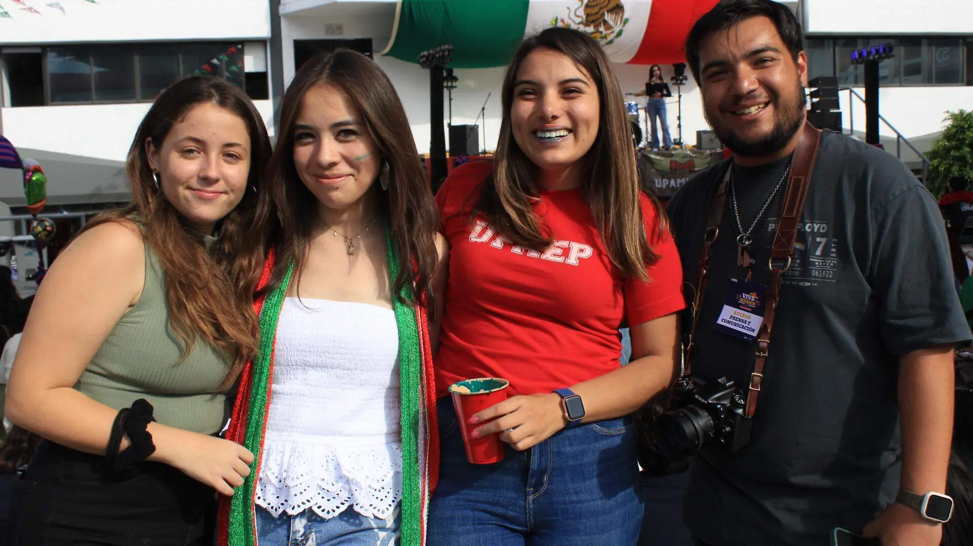 Carlota, Ángela, Daniela y Jesús